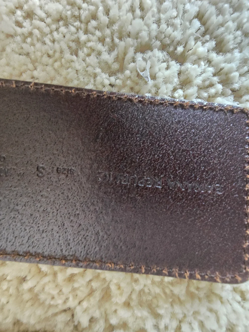 Banana Republic image shows